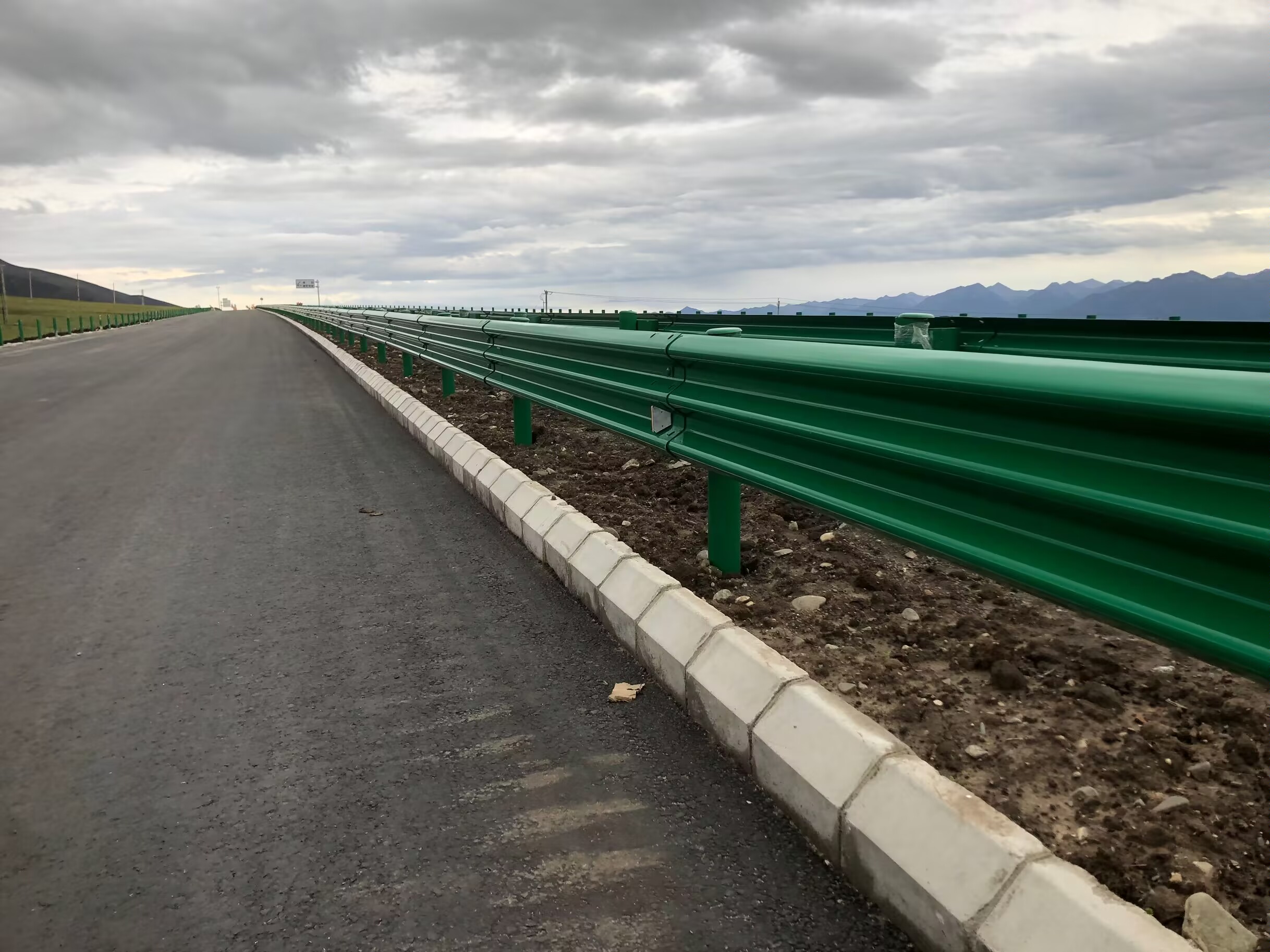 达孜县乡村公路波形护栏高速公路波形护栏 - 推荐
